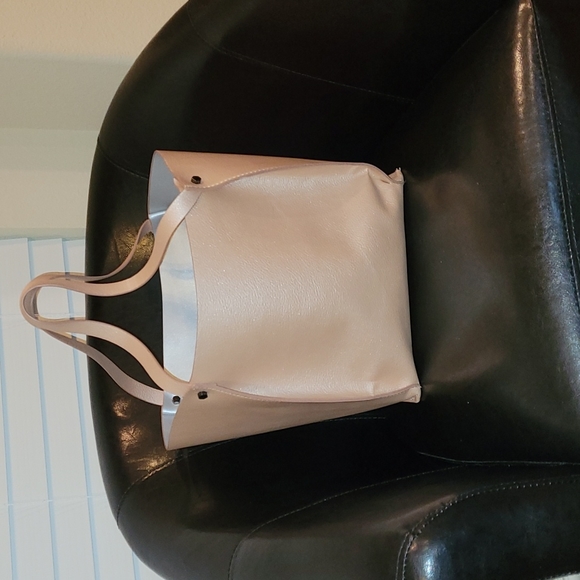 💕Neiman Marcus Tote -  Light Pink/Rose Gold with Pearl Sheer Finish💕 - Picture 3 of 11